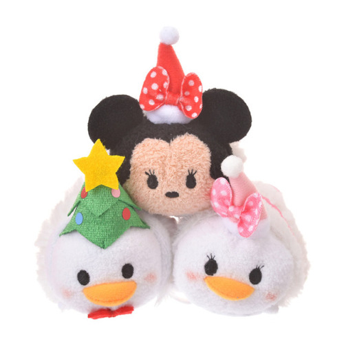 A new Tsum Tsum Christmas Wreath and Tsum Tsum Advent Calendar are now available in Japan!