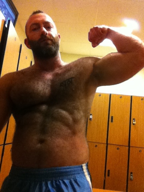 musclemountainlion:  Coug post-workout 