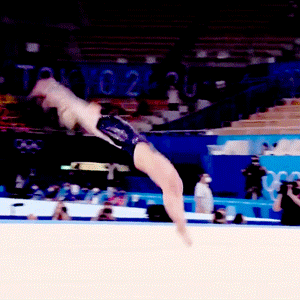 Jade Carey (USA) → Olympic Floor Champion 