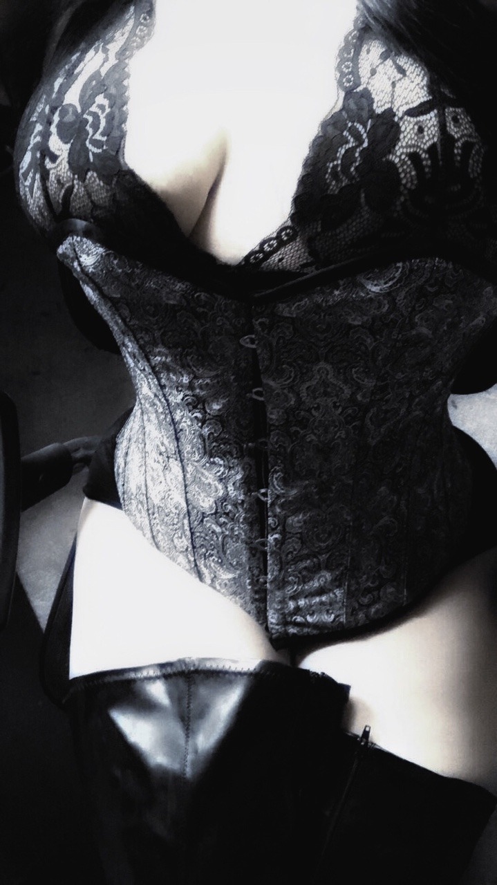 littlevixen89:Let me take you to the dark side… where corsets and thigh highs are