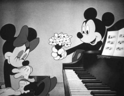 motelrocks:  Minnie and Mickey #classiccouple 