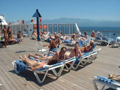 lovelivingthenudelife:Nude Cruise Living the Nude Life ☀️Follow