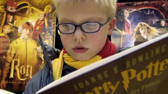 laurajmoss:
“ Harry Potter fans less likely to be prejudiced, studies say
Researchers found that reading J.K. Rowling’s bestselling series enables young readers to view society from the perspective of a marginalized group.
”