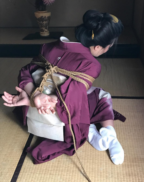 japanesebdsmofficial:  Shibari&Photo Naka Akira