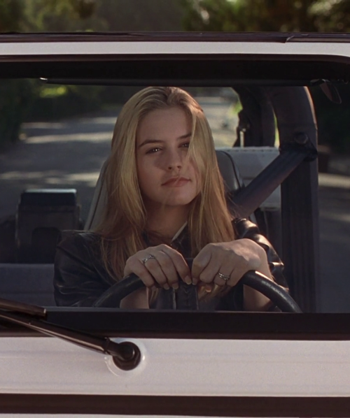 queendaenerys:Alicia Silverstone as Cher in Clueless