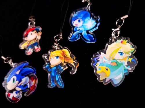 jisuart:  Time for another GIVEAWAY!!!Giving away 5 of my charms. Peep all the designs here: https://jisuart.com/collections/charms Enter here: https://jisuart.com/pages/charm-giveawayGood luck!