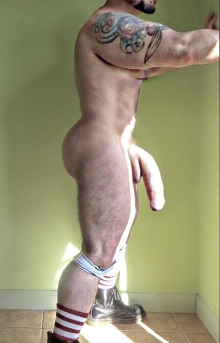 burlydaddy:  Burly Daddy - https://burlydaddy.tumblr.com/    FUCKING AWESOMENESS