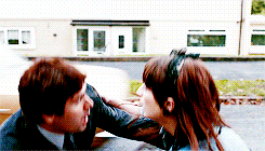 kristen-wiig-deactivated2014080:  We don’t walk away. But when we’re holding on to somet