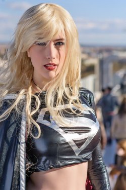 sharemycosplay:  #Cosplayer hekady kicks of Aprils edition of #supersaturday! Dark #supergirl rocks! #cosplay http://hekady.deviantart.com/http://www.facebook.com/HekadyCosplayhttp://www.JesusClares.es (photographer)