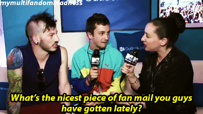 ninfanaiade:  To all the lovely people in this fandom who make amazing fan art. [|-/]