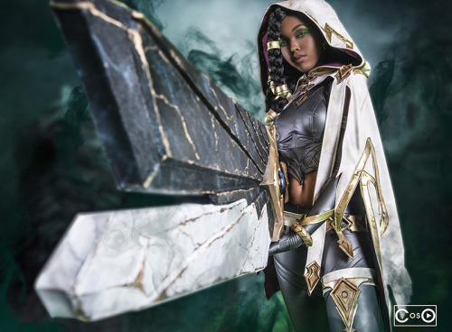 Shout out to @cutiepiesensei for killin this dope Senna @leagueoflegends cosplay. Shout out to&