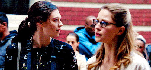 bcnoist:kara danvers and nia nal in 4x05.