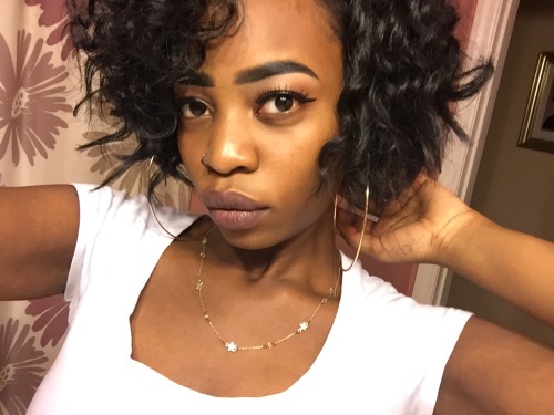 niahsoleil:curls are always better, don’t you think?