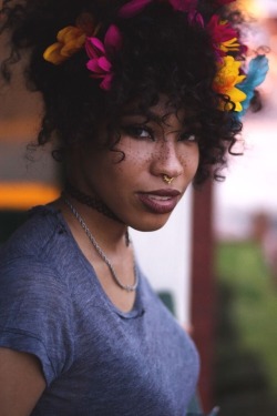 beautifulcurlz:  flowered beauty 🌺