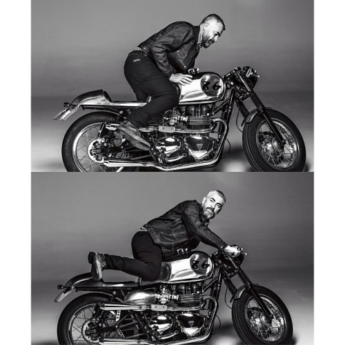 motografo:  🏁⛽️🏁⛽️ #gqcovershoot #outnow #überchef #triumph #bonneville #t100 #recarmotos 
