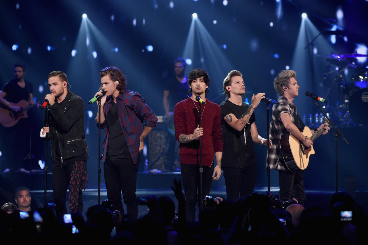 direct-news:  HQ’s - One Direction performs onstage during the 2014 iHeartRadio