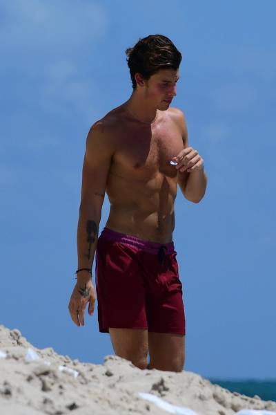 Porn photo shawnmendes-updates:Shawn on the beach in