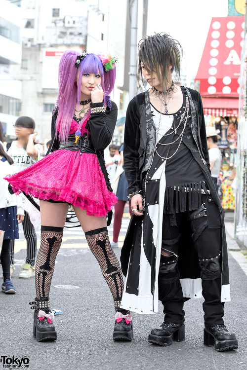 Visual kei fans R氏@星の王子 and Naruse on the street in Harajuku wearing fashion from Sex Pot Revenge, F