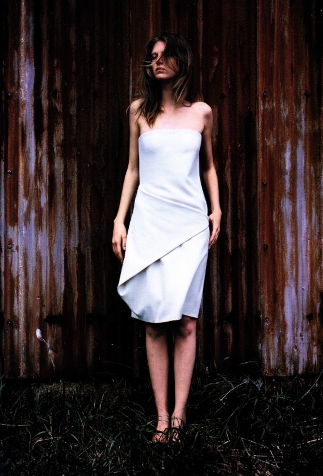 midnight-charm:  “Modern Art” Angela Lindvall by Gilles Bensimon for Elle US