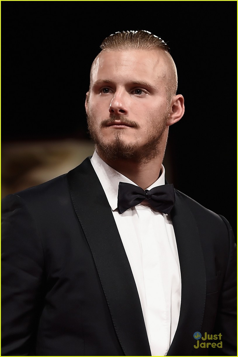 justagaybelieber:  Alexander in a suit is my weakness