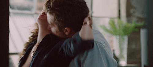 kunisz:  Love & Other Drugs (2010) 