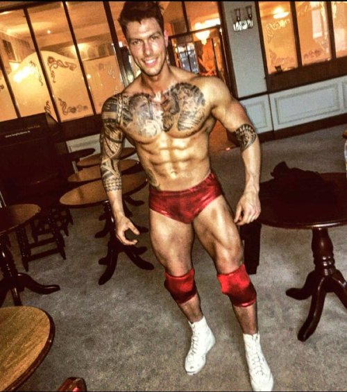 amazingmalenudity:Adam Maxted He is so handsome.  I can’t get enough of his cute bulge. 