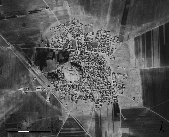 Cold War Spy-Satellite Images Unveil Lost Cities
Cold War reconnaissance photos triple the number of known archaeology sites across the Middle East. (via Cold War Spy-Satellite Images Unveil Lost Cities | Innovators)