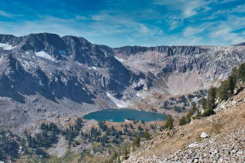 View of Lake Solitude - descending from Paintbrush Divide | Grand Teton National Park, WY [OC][6000x