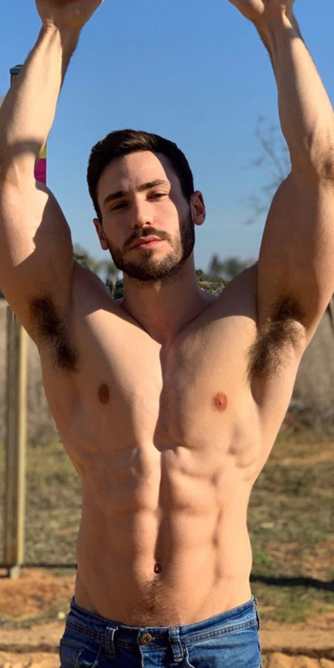 bulgelogy-deactivated20211225:elizijum:you can guess what’s in my jeans, right? thanks