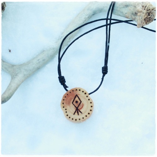 Water element amulet made in shamanic runes. Only one for grabs at Loitsu Crafts on Etsy.