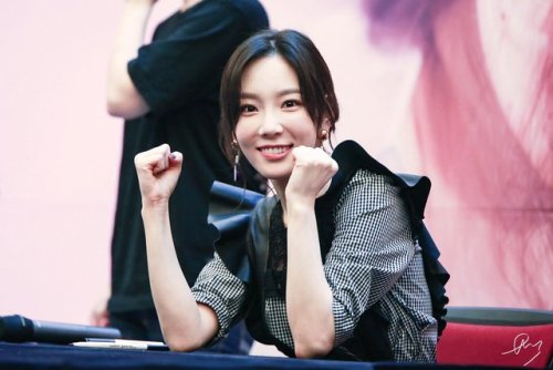 Taeyeon (SNSD) - Bundang Fansign Event Pics