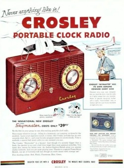 musicbabes:  Radio portable Crosley, 1953.