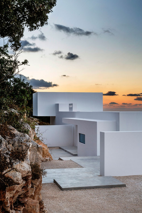 life1nmotion:  The Silver House in Zakynthos, GreeceDesigned by Olivier Dwek Architectures