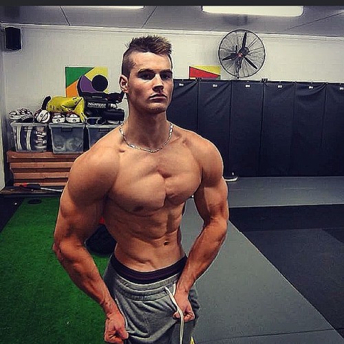 XXX beautifulyoungmuscle:  Aussie teen BB Carlton photo