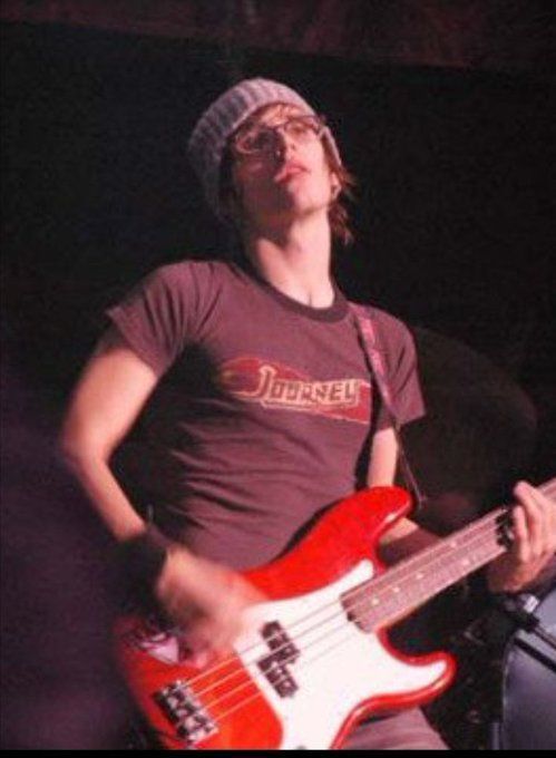 HAPPY BIRTHDAY MIKEY "FUCKIN" WAY!!!! HAGDGEJWJJDSS