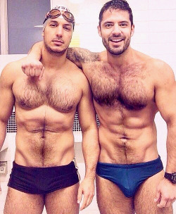 proudbulge:Love a furry man.