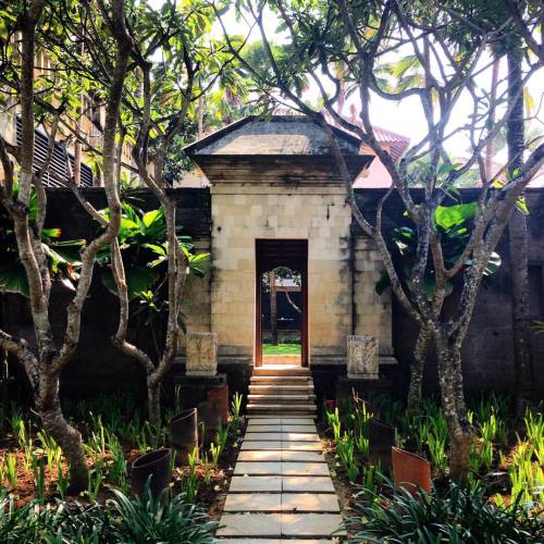 trucminhvo:  Last day in Bali, a tour of the grounds #bali (at Conrad Bali)