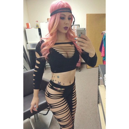 XXX annaleebelle:  All kinds of strappy. #hair photo