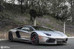 automotivated:  Super gorgeous Lamborghini