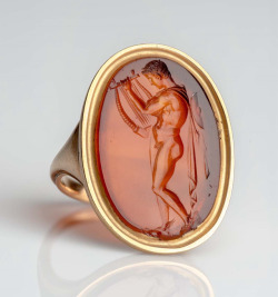 hermesandmercury:  Oval gem with Hermes playing