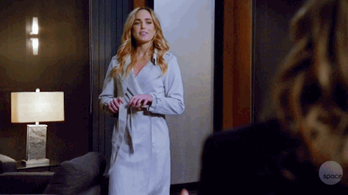 Everybody Says Thank You Legends Of Tomorrow For This Scene