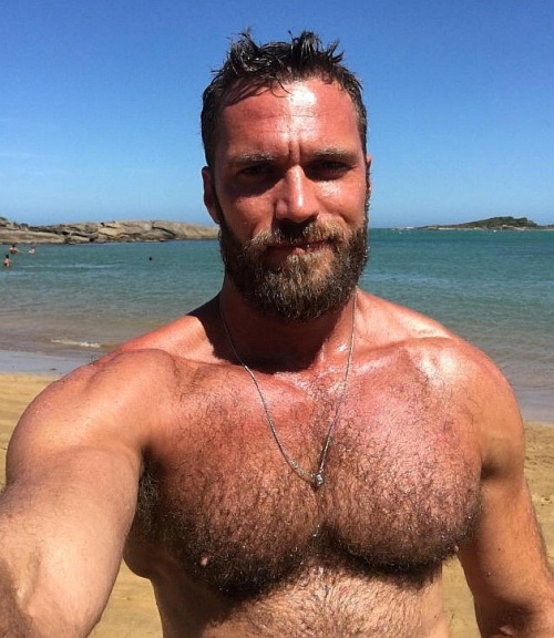 dream-daddies: Daddy at the BEACH!