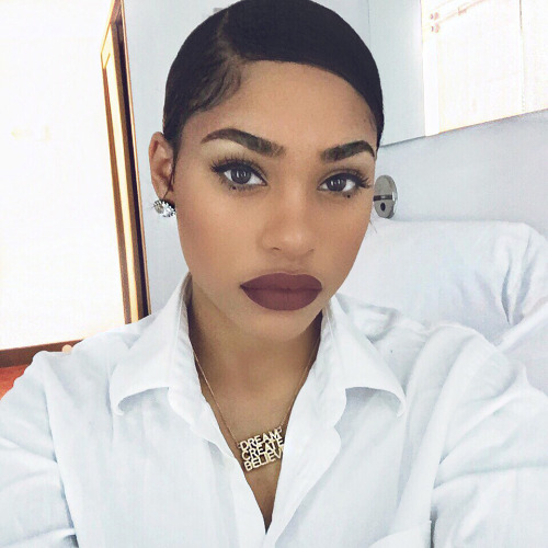 itsmyrayeraye: My I didn’t eat breakfast face.