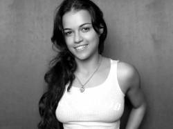 Maszületetttököscsaj:  Michelle Rodriguez