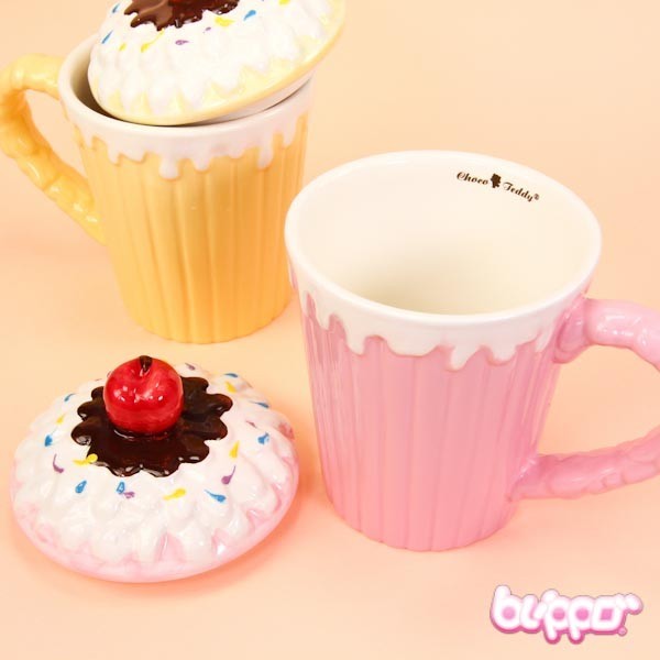 blippo-kawaii:  ❤ CUPCAKE CERAMIC MUG ❤ These sweet mugs are perfect for home