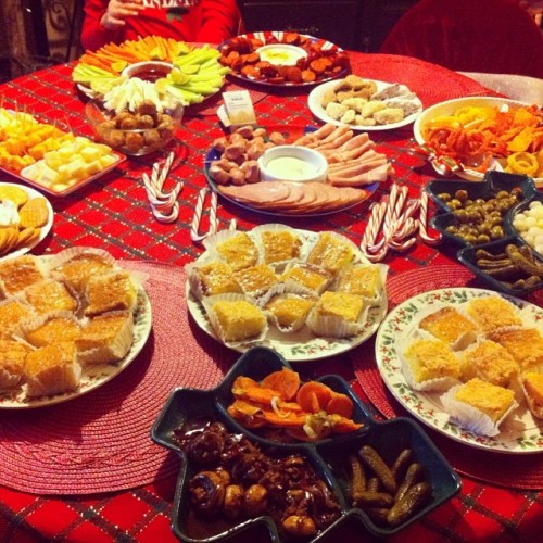Cena de noche buena #nochebuena #navidad #cena #dinner #comida #pastel #jamon #pornfood #food #delic