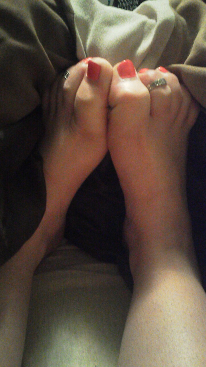 thosetoes0125:  Ohh my feet are soo cold right now wish I had someone to warm them