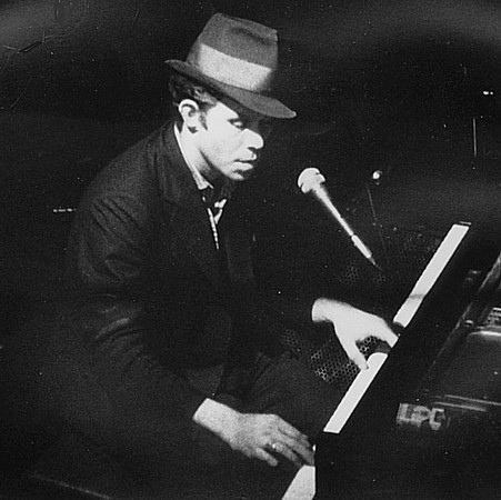 lahistoriadelamusicarock:Tom Waits