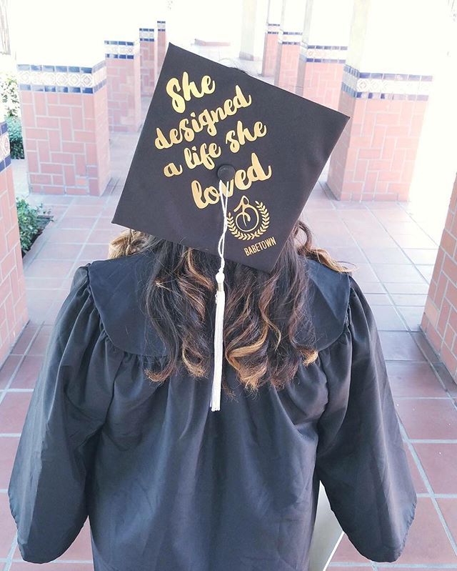 50 Epic Graduation Caps by FIDM Students - FIDM