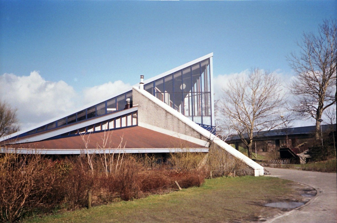 Guinness zoals dat Duwen German Postwar Modern — Church “De Kandelaar” (1975) in Lelystad, the...